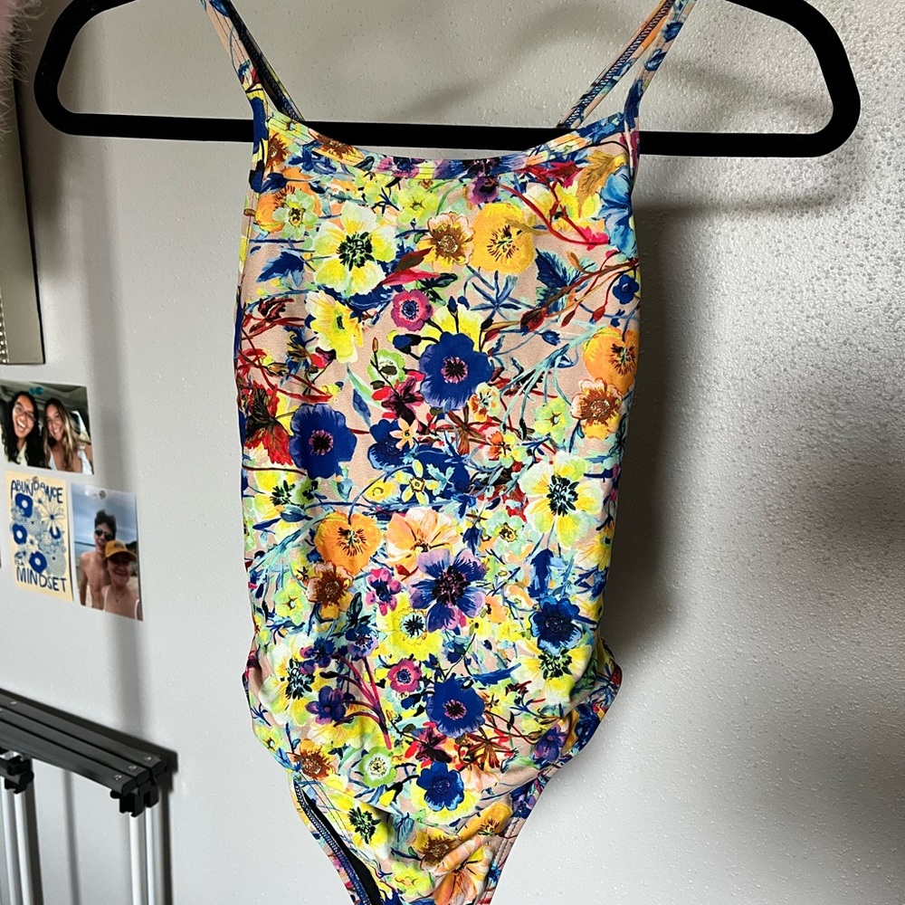 floral jolyn rhys one piece